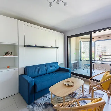 Beau Veranda A Deux Pas De La - Parking Inclus Juan-les-Pins