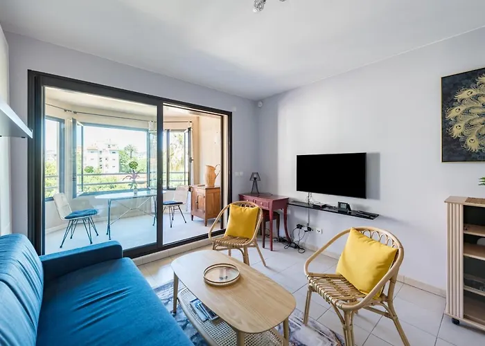 Beau Veranda A Deux Pas De La - Parking Inclus Apartment *